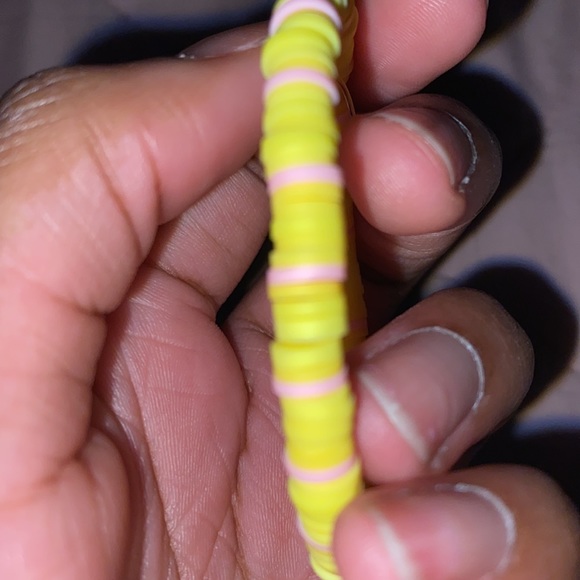 light yellow and light pink bracelet - Picture 3 of 3